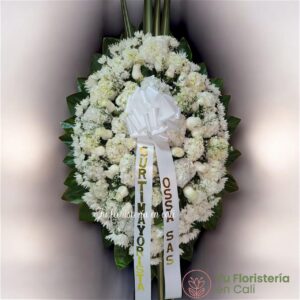 Arreglo fúnebre en pedestal rosas blancas 14