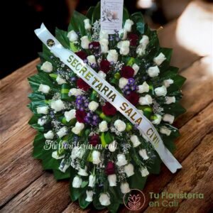 Arreglo fúnebre en rosa roja 12