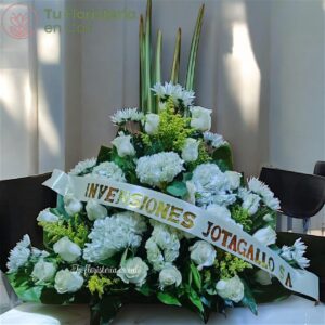 Abanico  fúnebre de piso en hortensia blanca17